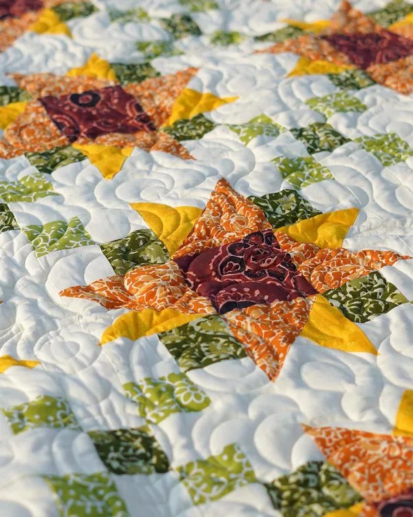 Golden_Sunflower_Star_Patchwork_Bed_Quilt
