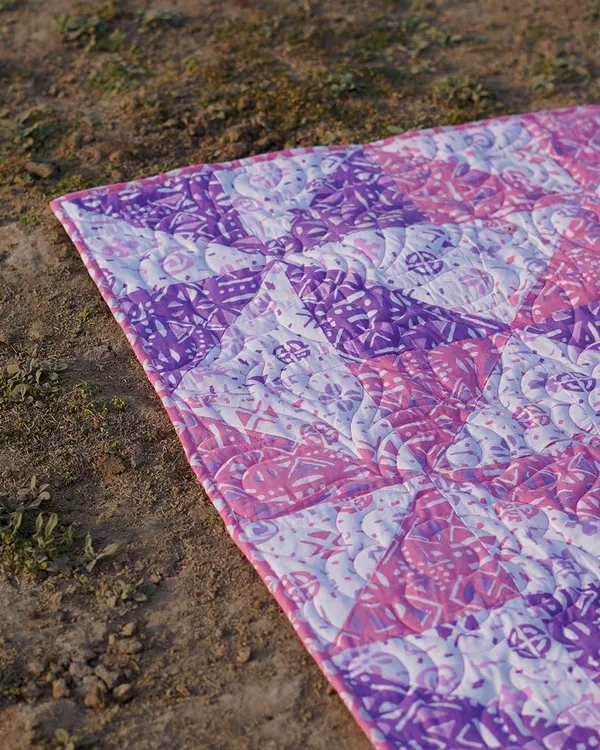 Royal_Amethyst_Pinwheel_Patchwork_Bed_Quilt
