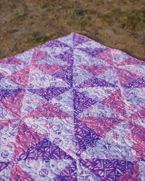 Royal_Amethyst_Pinwheel_Patchwork_Bed_Quilt