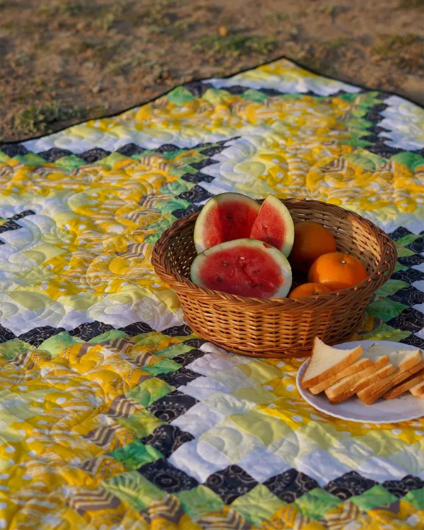 Sun_Kissed_Petal_Vine_Patchwork_Bed_Quilt