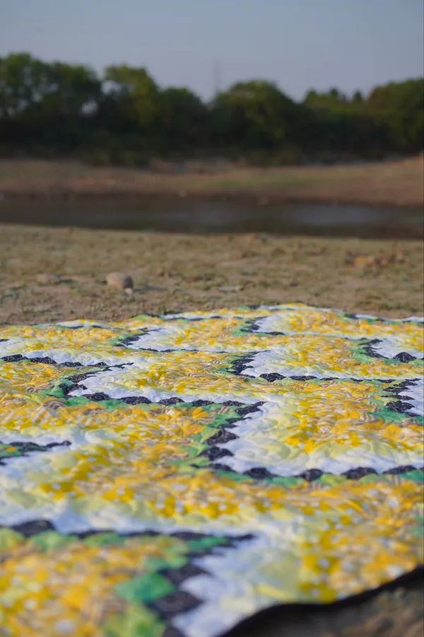 Sun_Kissed_Petal_Vine_Patchwork_Bed_Quilt