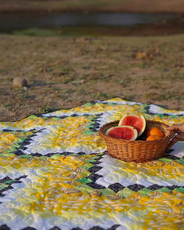 Sun_Kissed_Petal_Vine_Patchwork_Bed_Quilt