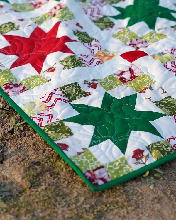 Crimson_Clover_Starburst_Patchwork_Bed_Quilt