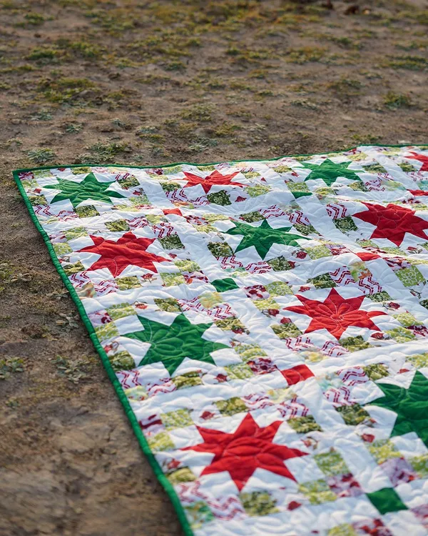 Crimson_Clover_Starburst_Patchwork_Bed_Quilt