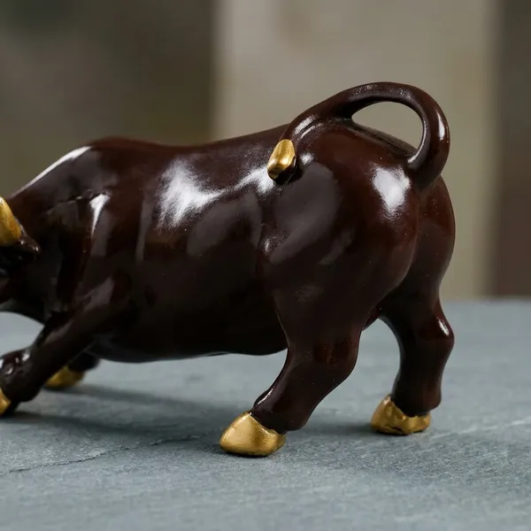 Resin_Decorative_Charging_Bull_Figurine_Brown_And_Gold