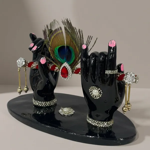 Resin_Decorative_Dual_Hand_Jewellery_Stand_Peacock_Feather_Black