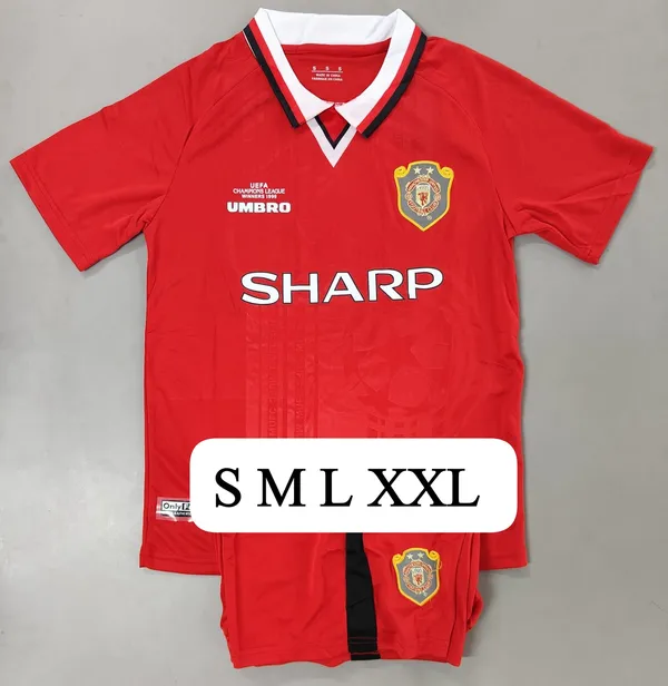Man_United_Retro_Jersey_set_with_shorts