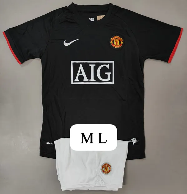 Black_Nike_Manchester_United__Retro_jersey_set_with_shorts