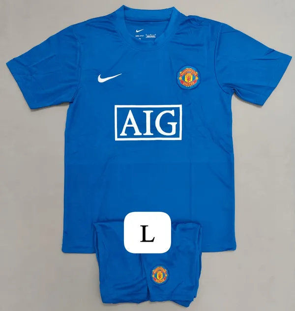 Blue_Manchester_United_Retro_Jersey_set_with_shorts