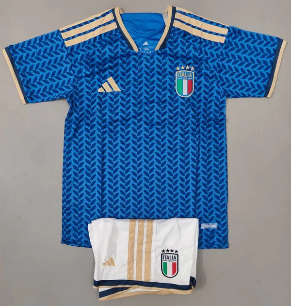 Italy_World_Cup_home_kit_set_with_shorts_2026