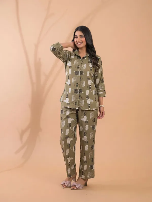Green_Rayon_Printed_Shirt_Pant_Co-Ords_Set_For_Women