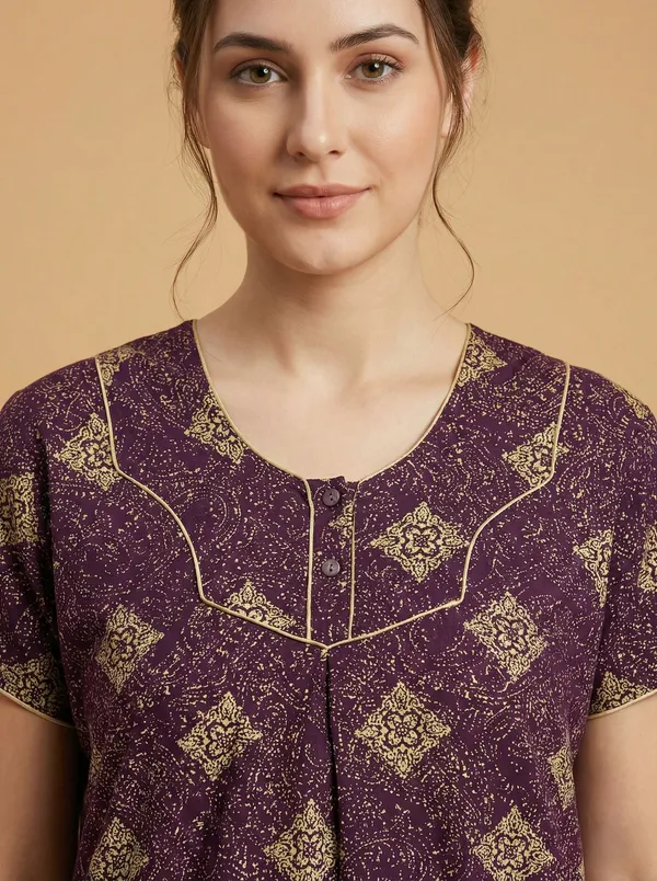 Maroon_Cotton_Relaxed_Floral_Print_Nighty_For_Women