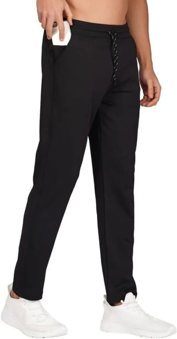Black_Cotton_Regular_Fit_Trackpant_For_Men