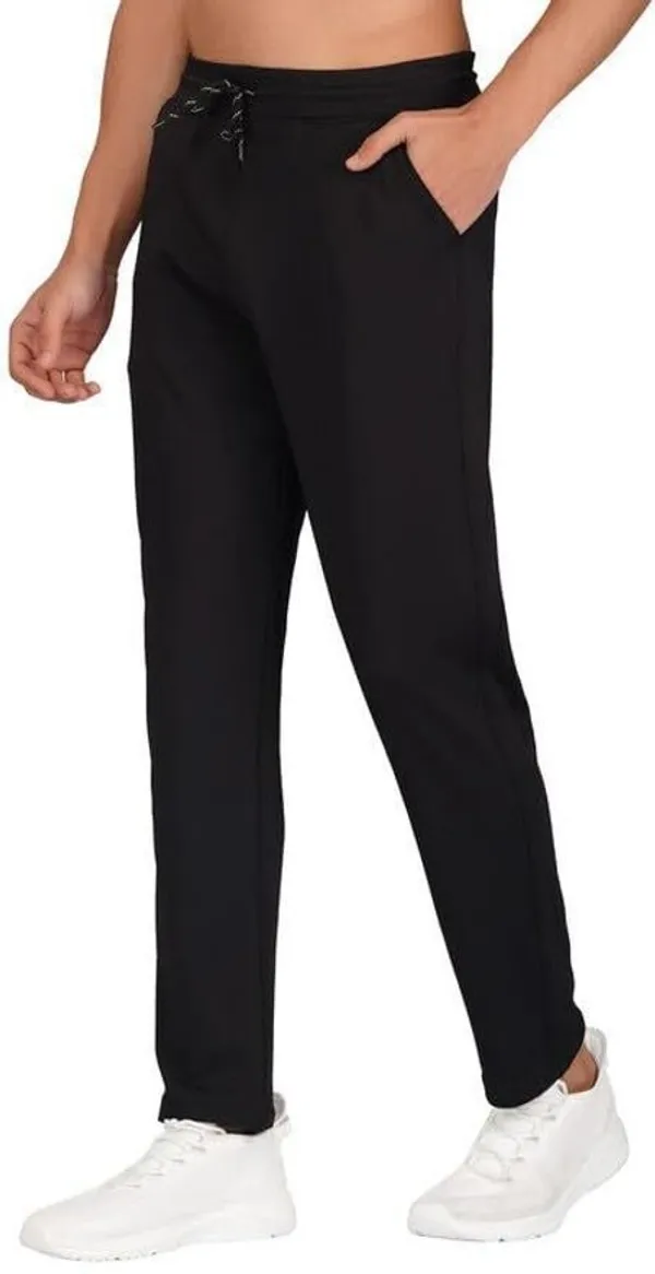 Black_Cotton_Regular_Fit_Trackpant_For_Men