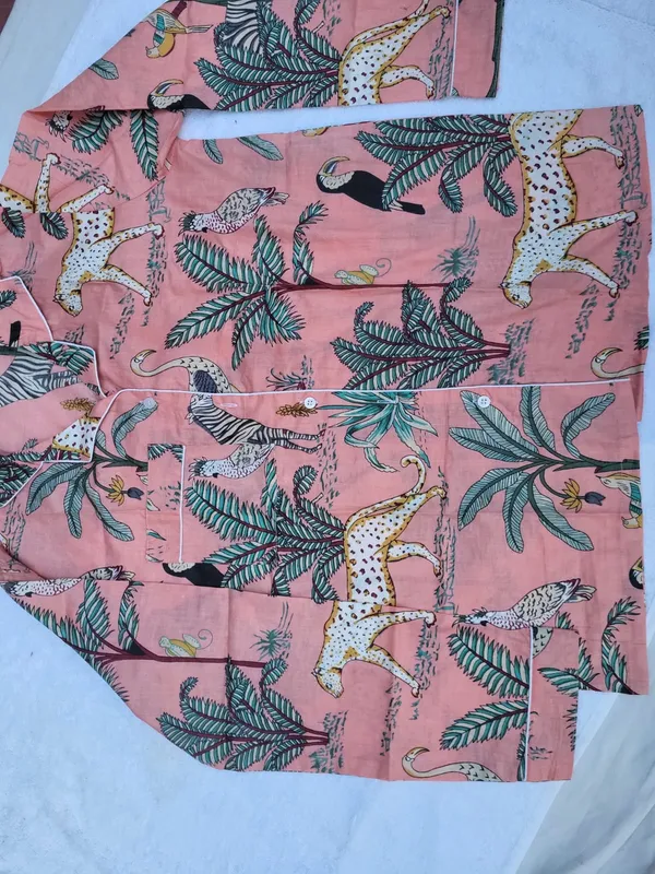 Pink_Cotton_Jungle_Print_night_suit_for_Women