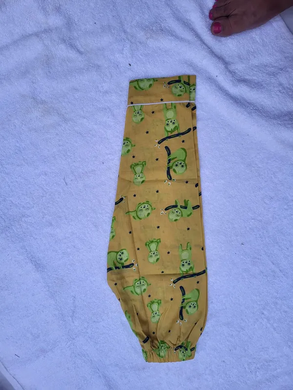 Yellow_Cotton_Printed_Frog_Pattern_Nightsuit_Set_for_Boys