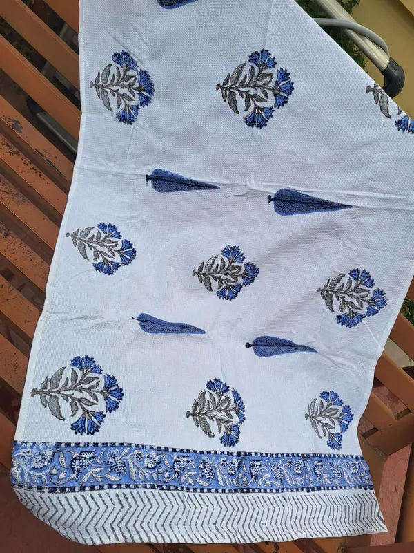 White_Cotton_Blue_Floral_Block_pirnt_3_piece_set_towel_set