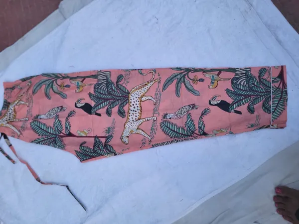 Pink_Cotton_Jungle_Print_night_suit_for_Women