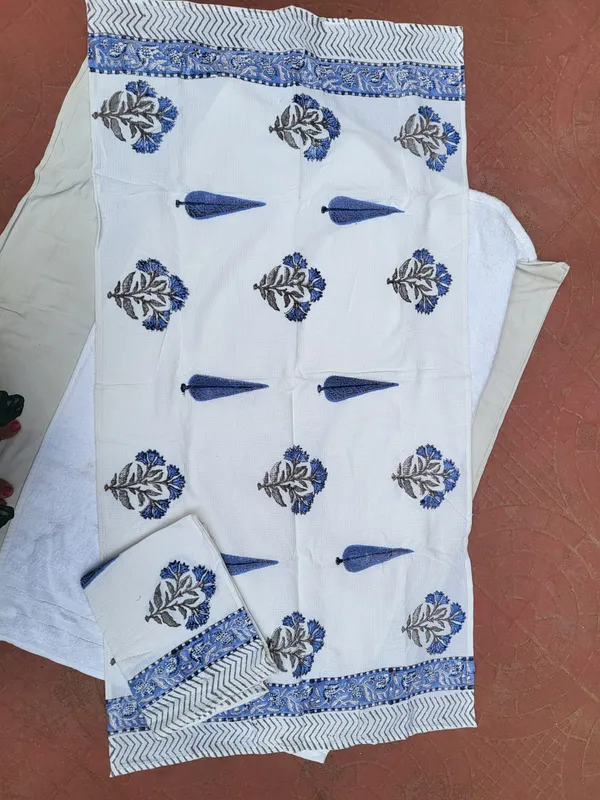 White_Cotton_Blue_Floral_Block_pirnt_3_piece_set_towel_set