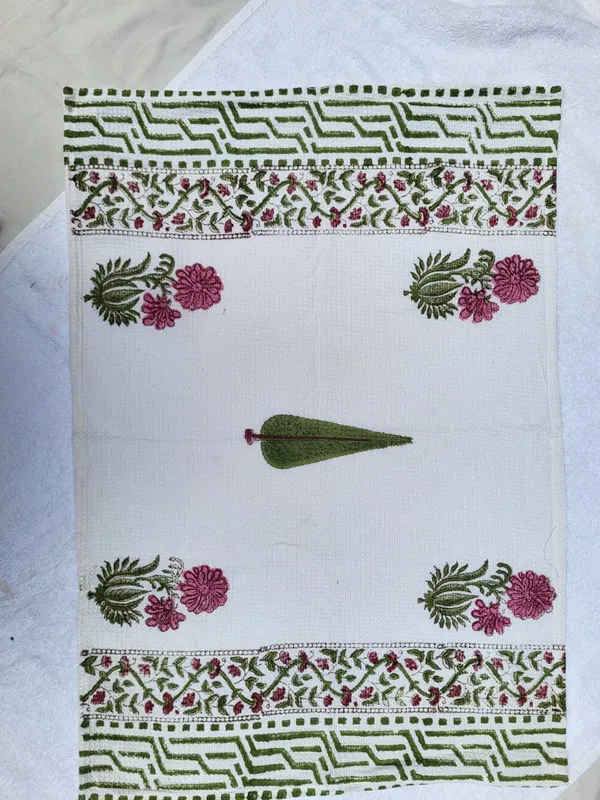 White_Cotton_Floral_Print_with_Green_Border__3_piece_set_towel_set