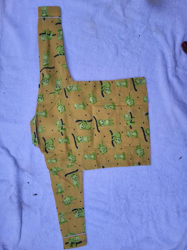 Yellow_Cotton_Printed_Frog_Pattern_Nightsuit_Set_for_Boys