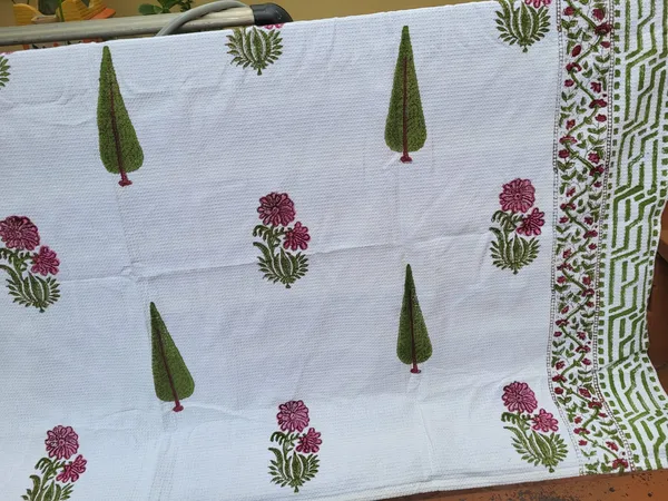 White_Cotton_Floral_Print_with_Green_Border__3_piece_set_towel_set