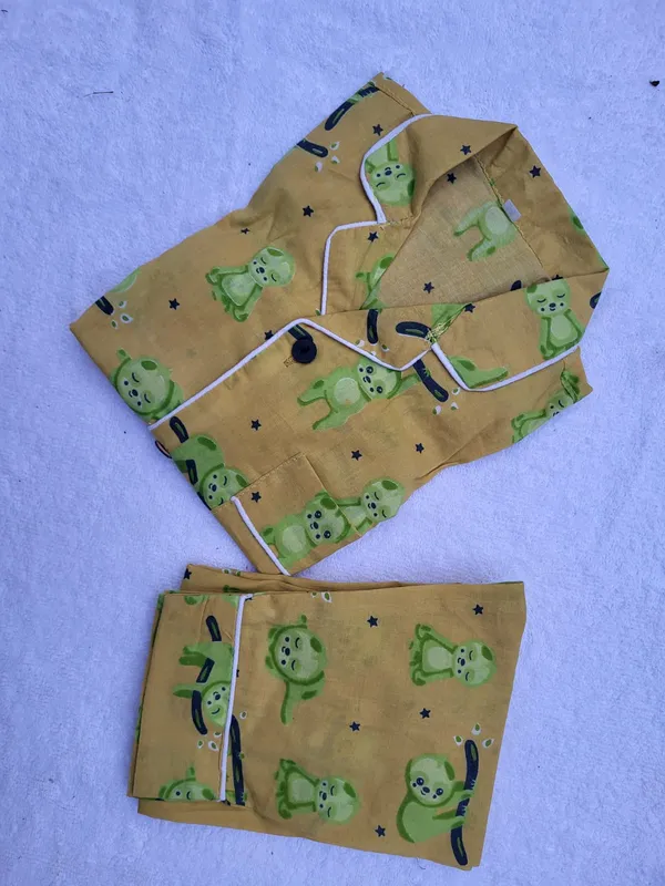 Yellow_Cotton_Printed_Frog_Pattern_Nightsuit_Set_for_Boys