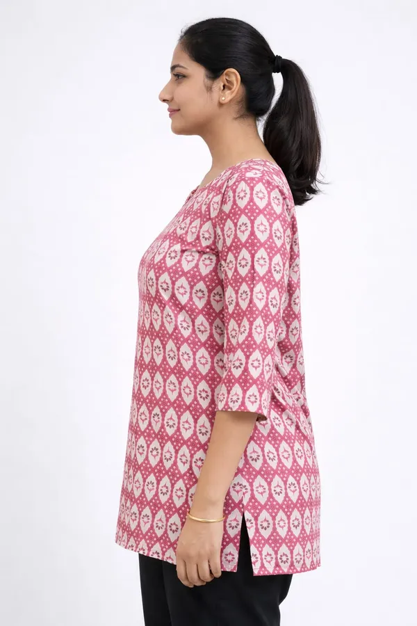 Pink_Cotton_Geometric_Print_Round_Neck_Tunic_Top_For_Women