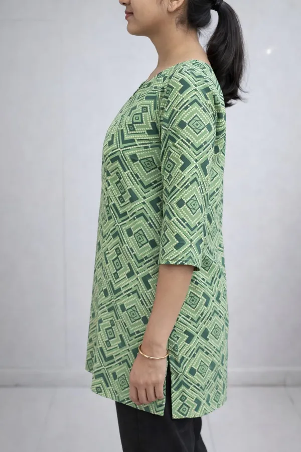 Green_Cotton_Geometric_Print_Short_Kurti_For_Women