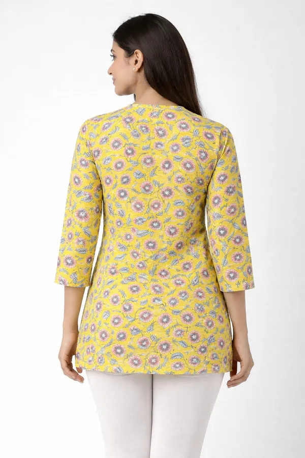 Yellow_Cotton_Floral_Print_Short_Kurta_For_Women