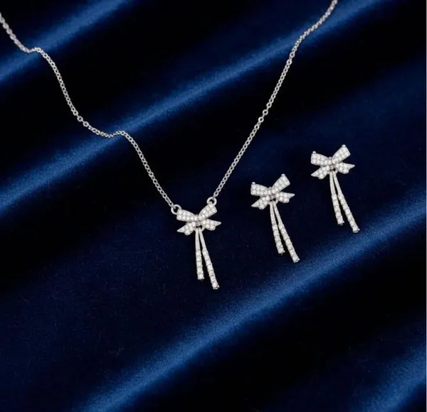 Alayas_Alloy_White_Jewellery_Set_(Pack_Of_1)