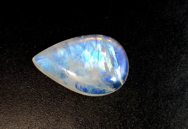White_And_Blue_Flash_Natural_Gemstone_Rainbow_Moonstone_Pear_Cabochon_Pendant_Stone