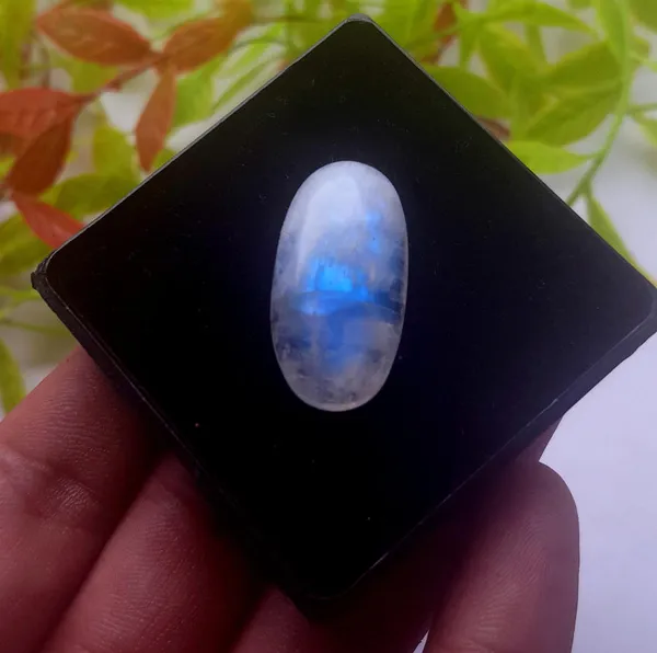 White_And_Blue_Rainbow_Moonstone_Flash_Oval_Cabochon_Pendant_Stone