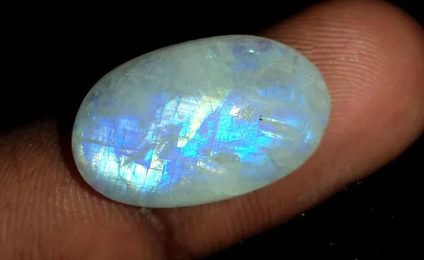 White_And_Blue_Rainbow_Moonstone_Flash_Oval_Cabochon_Pendant_Stone
