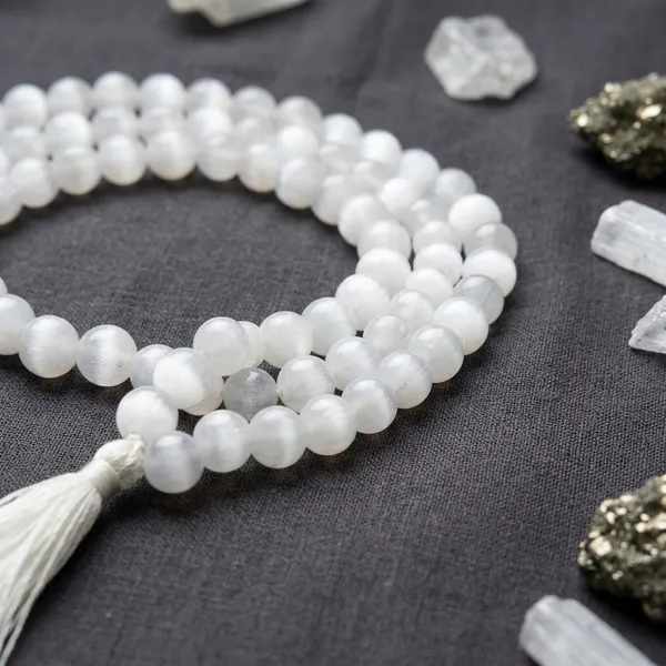 White_Natural_Crystal_Selenite_Jaap_Mala