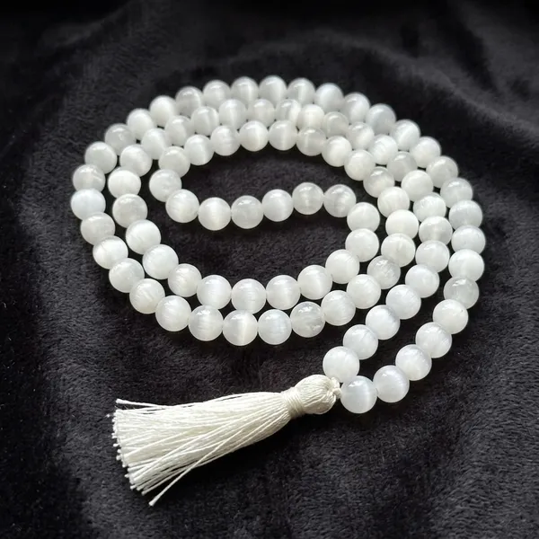 White_Natural_Crystal_Selenite_Jaap_Mala