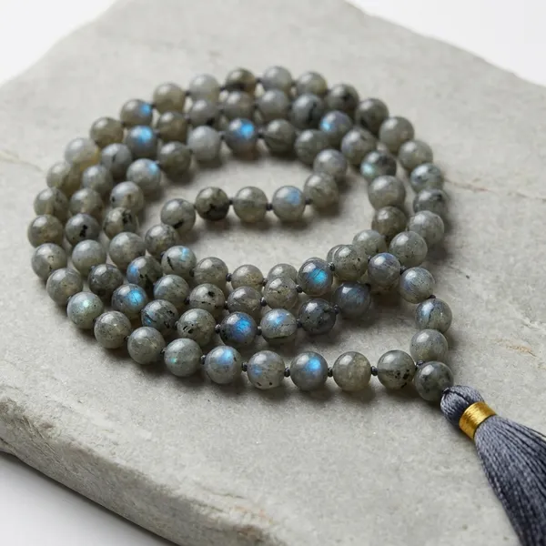 Grey_And_Blue_Flash_Natural_Crystal_Labradorite_Jaap_Mala