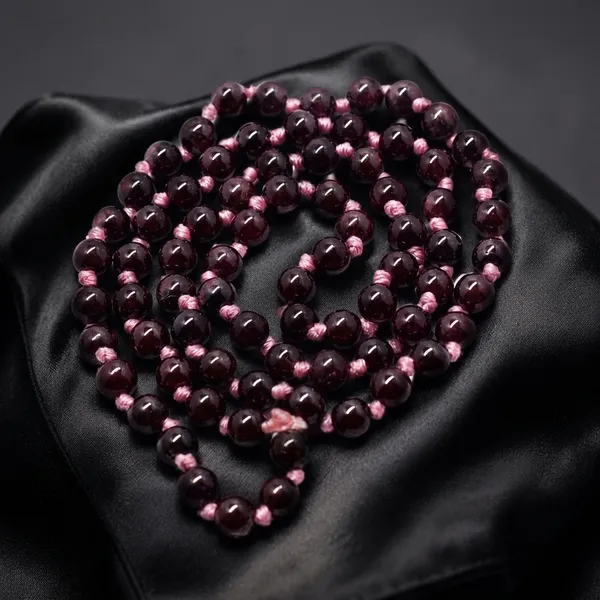 Deep_Red_Natural_Crystal_Garnet_Mala