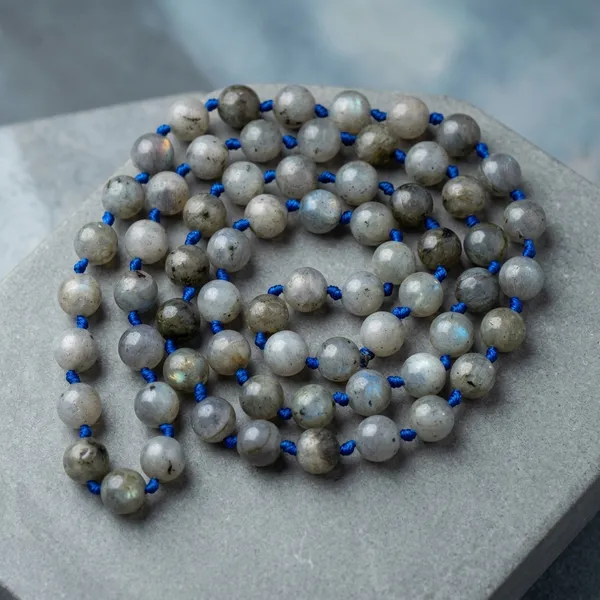 Grey_And_Blue_Flash_Natural_Crystal_Labradorite_Mala_For_Meditation