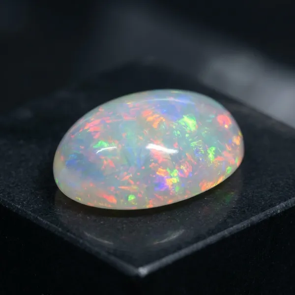 Ethiopian_Opal_Natural_Gemstone_Cabochon_Oval_Ring_Stone