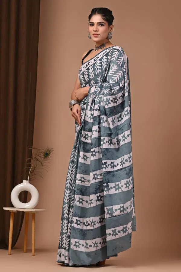 Grey_Floral_Print_Pure_Cotton_Saree_With_Matching_Blouse_For_Women