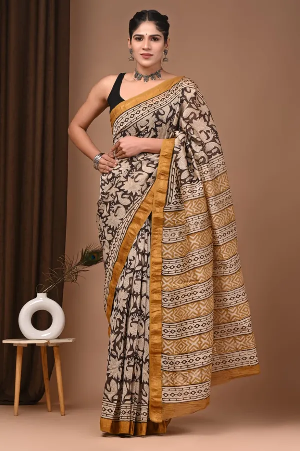 Beige_Kalamkari_Print_Maheshwari_Silk_Saree_With_Matching_Blouse_For_Women