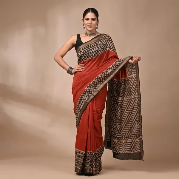 Black_Banarasi_Maheshwari_Silk_Saree_With_Matching_Blouse_With_Red_Border_For_Women