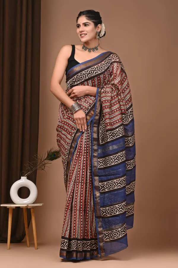 Maroon_Geometric_Print_Maheshwari_Silk_Saree_With_Matching_Blouse_For_Women