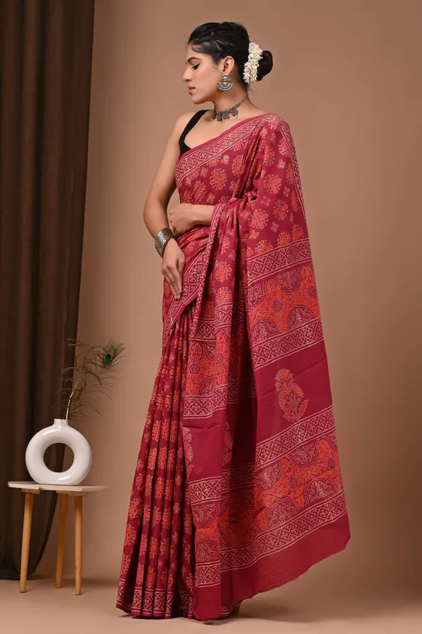 Red_Printed_Pure_Cotton_Saree_With_Matching_Blouse_For_Women