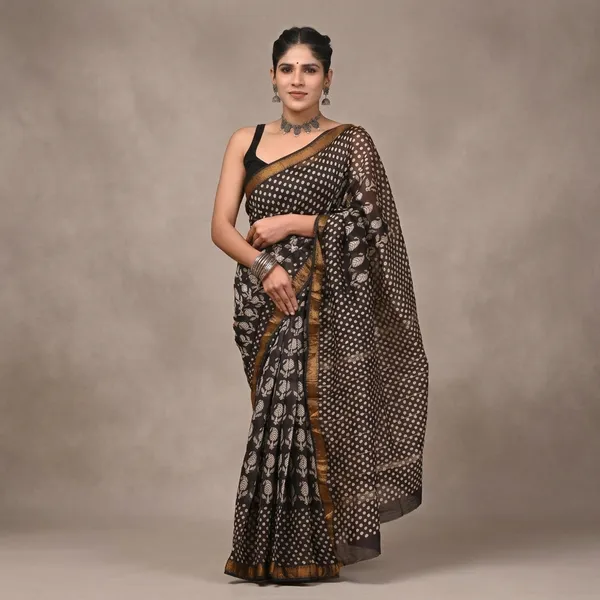 Black_Maheshwari_Silk_Blend_Geometric_Print_Saree_With_Matching_Blouse_With_Golden_Border