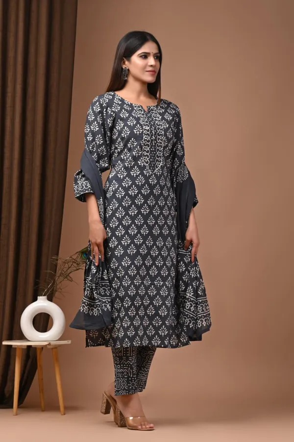 Signature_Handblock_Suit_Set