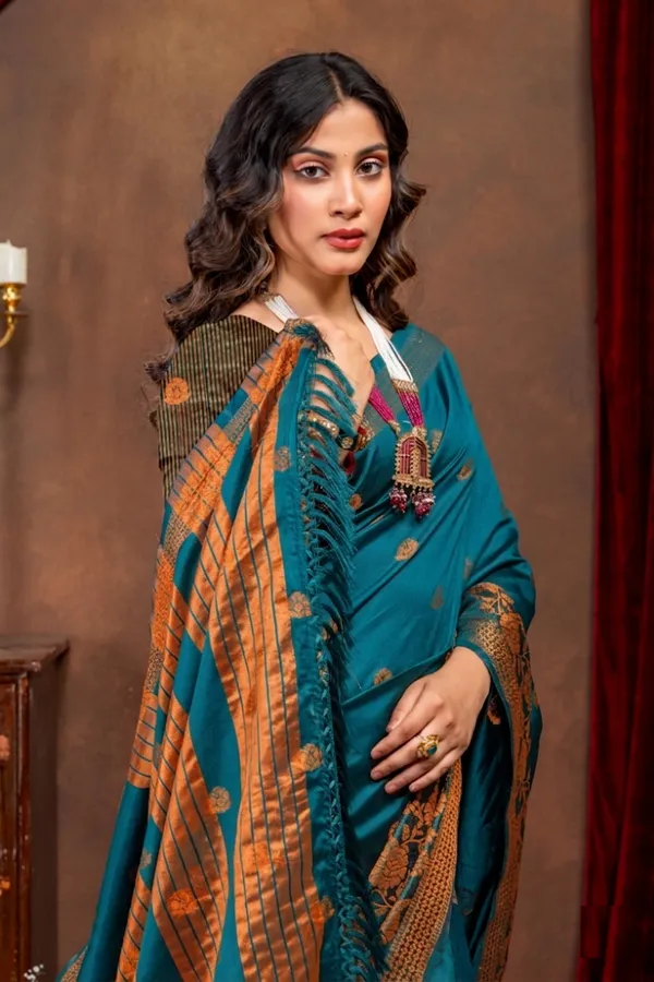Premium_Litchi_Silk_Kota_Saree_-_Peacock
