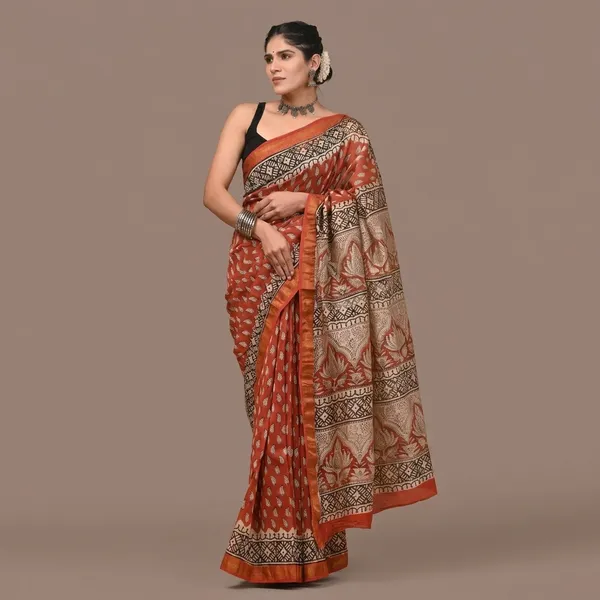 Red_Banarasi_Maheshwari_Silk_Saree_With_Matching_Blouse_With_Golden_Zari_Border