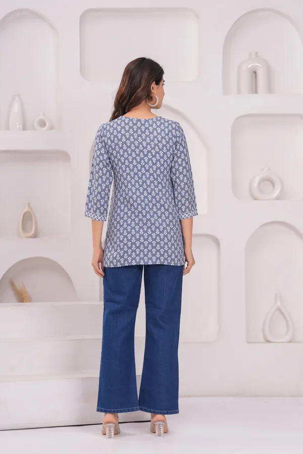 Hbkart_Women_Solid_Tunic_Kurta_(Blue)